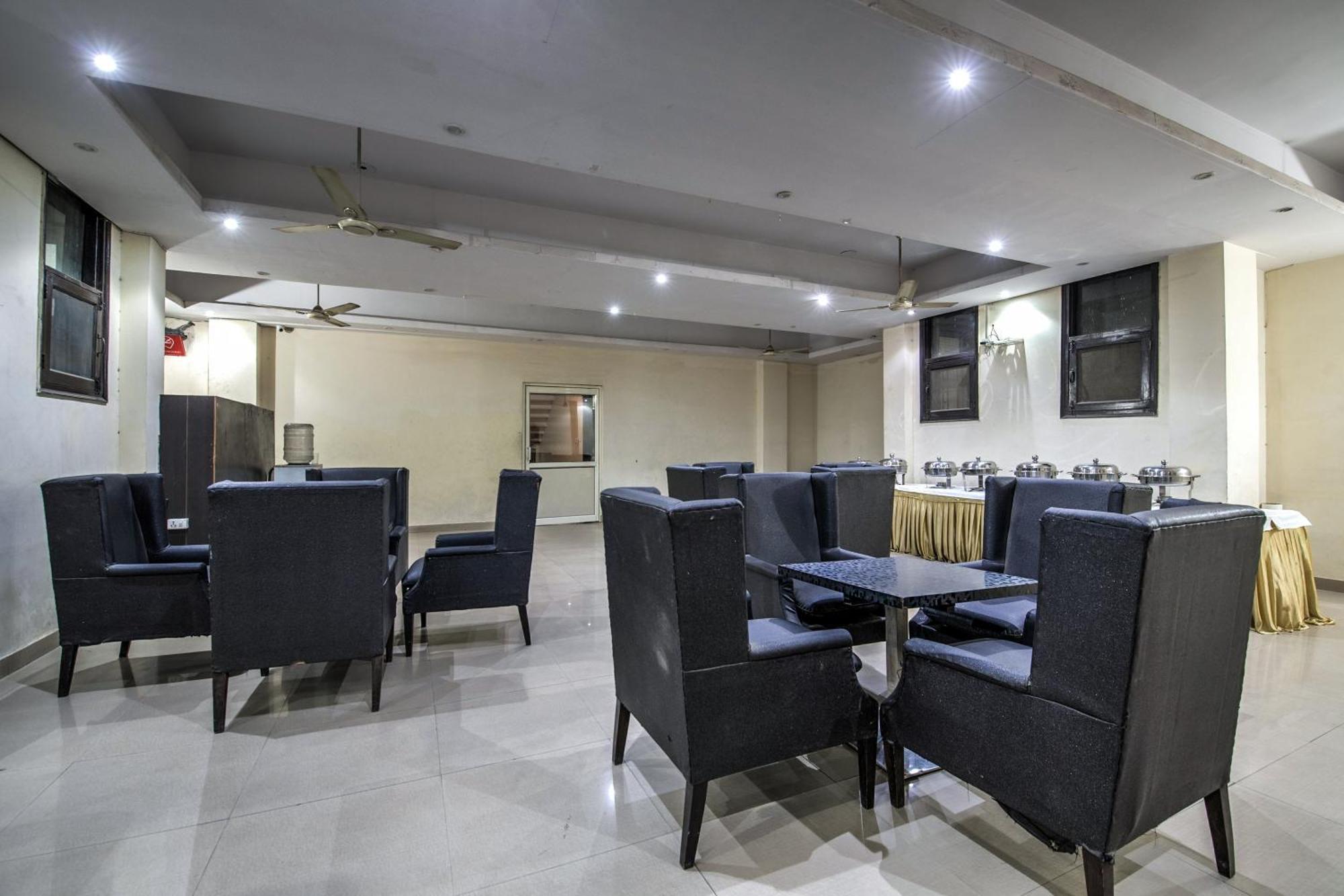 Hotel O Crosswinds Residency Indirapuram Exterior photo