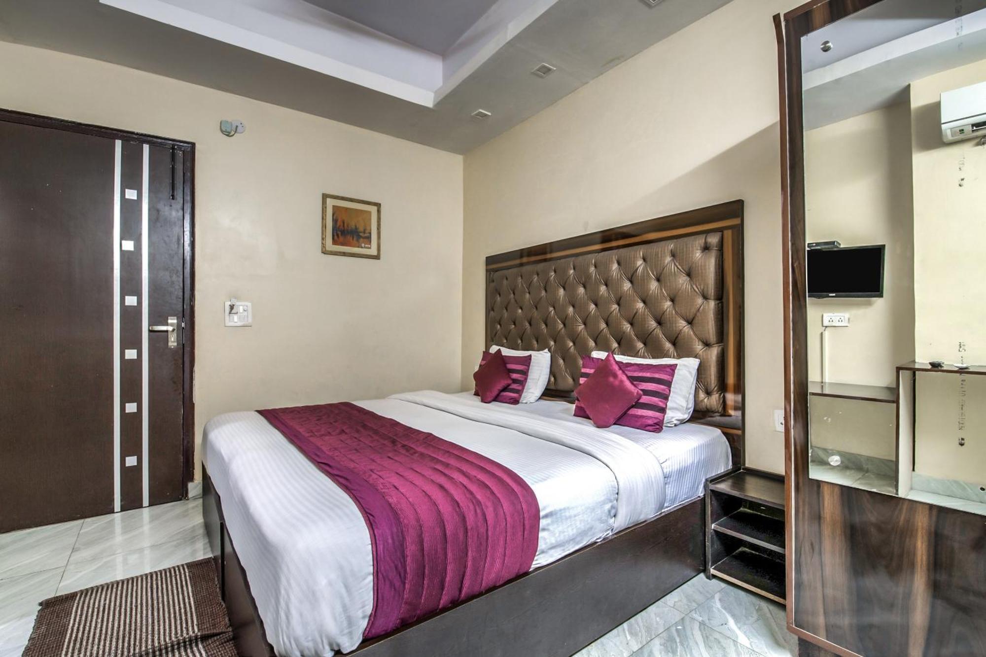 Hotel O Crosswinds Residency Indirapuram Exterior photo