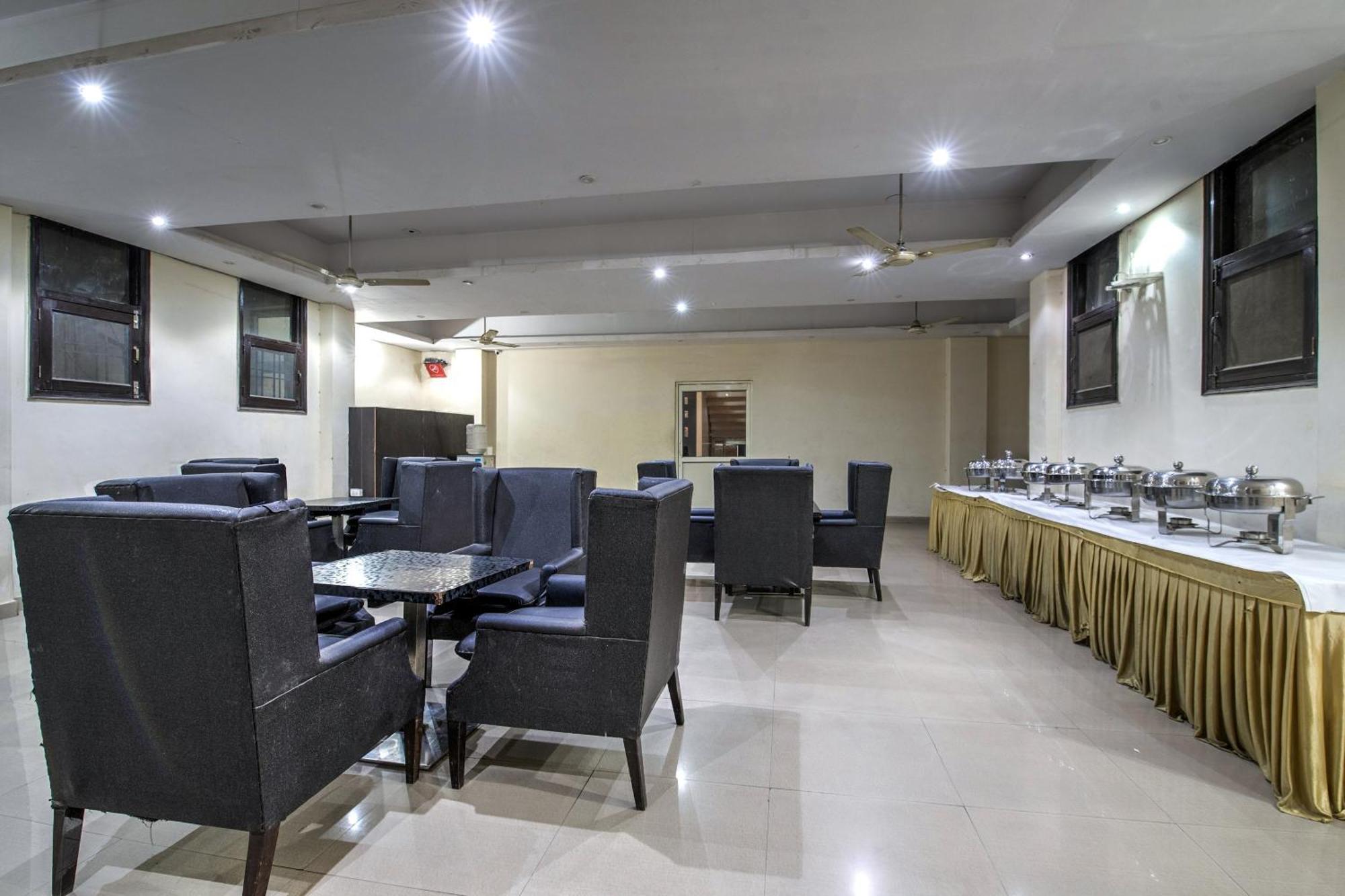Hotel O Crosswinds Residency Indirapuram Exterior photo