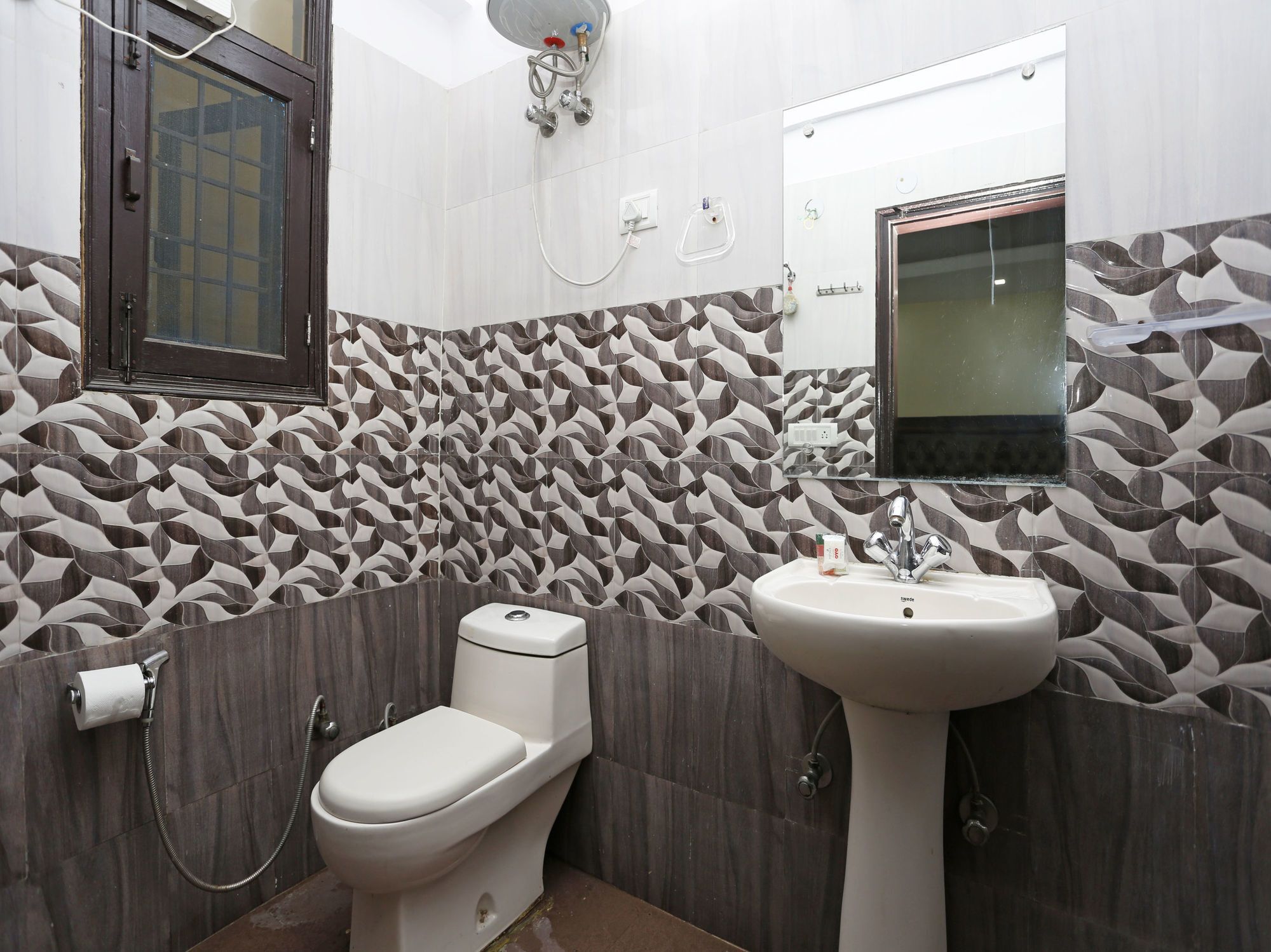 Hotel O Crosswinds Residency Indirapuram Exterior photo